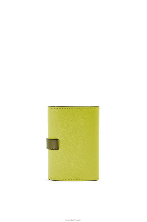 Loewe yumuşak damarlı dana derisinden küçük dikey cüzdan 026001310 kadınlar limon sarısı/avokado yeşili