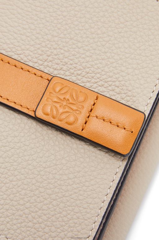 Loewe yumuşak damarlı dana derisinden üç katlı cüzdan 026001219 kadınlar hafif yulaf/bal