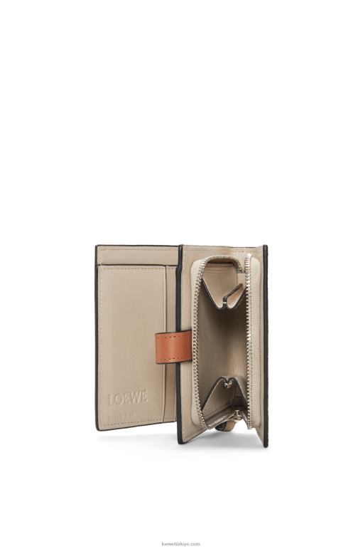 Loewe yumuşak taneli dana derisinden kompakt fermuarlı cüzdan 026001226 kadınlar biberiye/tan