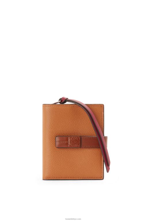Loewe yumuşak taneli dana derisinden kompakt fermuarlı cüzdan 026001257 kadınlar hafif karamel/ceviz