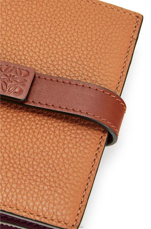 Loewe yumuşak taneli dana derisinden kompakt fermuarlı cüzdan 026001257 kadınlar hafif karamel/ceviz