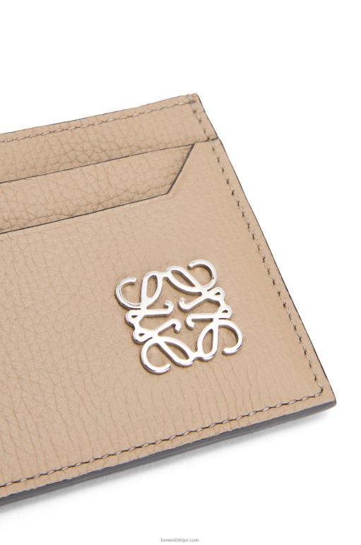 Loewe çakıl taneli dana derisinde anagram düz kartlık 026001357 kadınlar kum