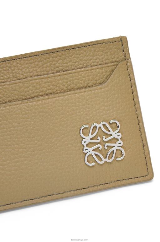 Loewe çakıl taneli dana derisinde anagram düz kartlık 026001371 kadınlar enginar yeşili