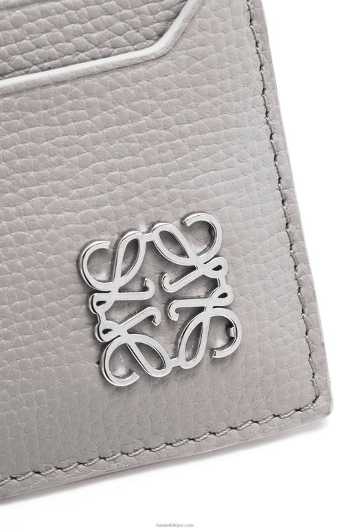 Loewe çakıl taneli dana derisinde anagram kare anahtar kart sahibi 026001321 kadınlar inci grisi