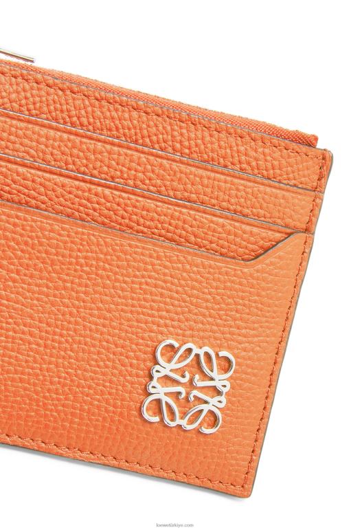 Loewe çakıl taneli dana derisinde anagram kare fermuarlı kartlık 026001399 kadınlar mercan resifi