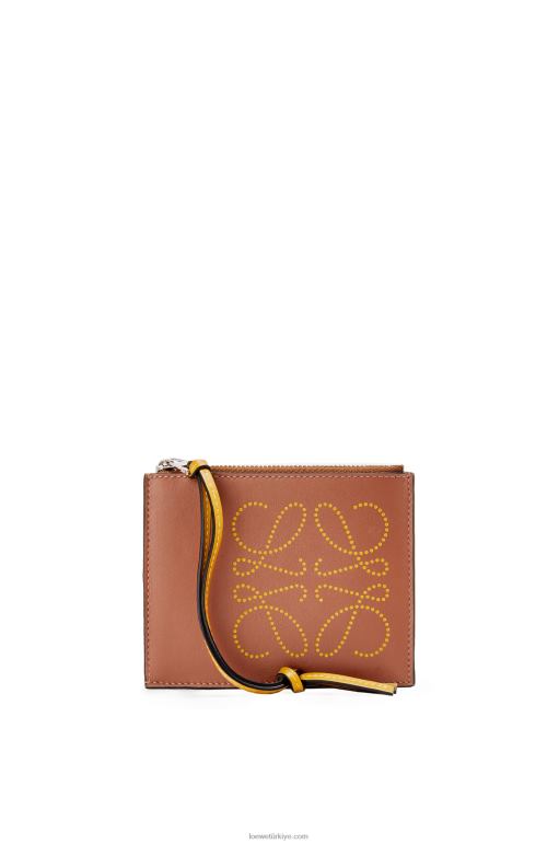 Loewe klasik dana derisinde marka jetonlu kartlık 026001392 kadınlar ten rengi/koyu sarı