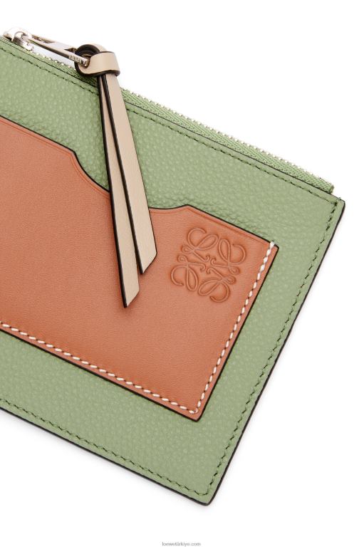 Loewe yumuşak damarlı dana derisinden büyük jetonlu kartlık 026001354 kadınlar biberiye/tan