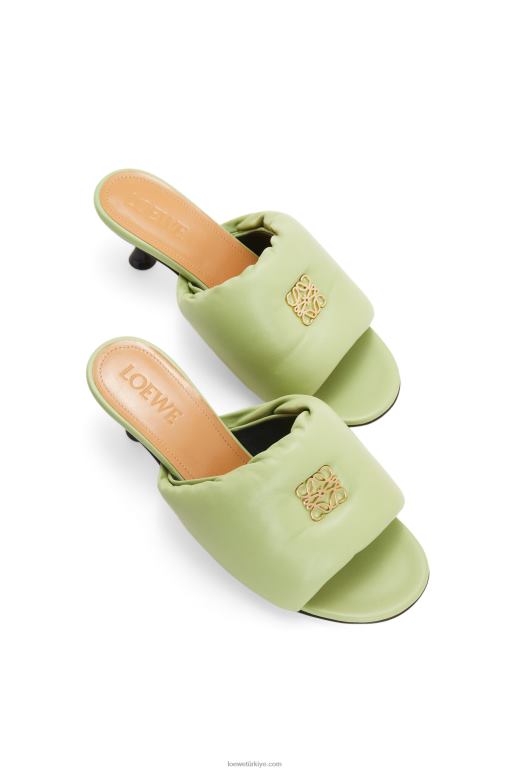 Loewe anagram kuzu postu yastıklı katır 02600754 kadınlar soluk yeşil