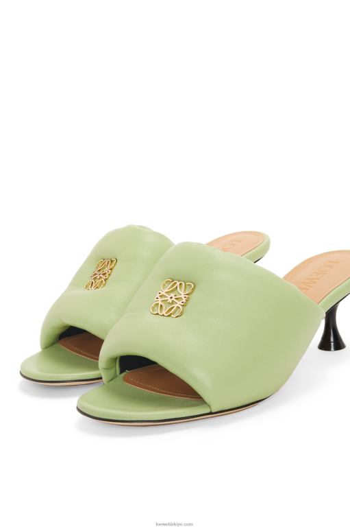 Loewe anagram kuzu postu yastıklı katır 02600754 kadınlar soluk yeşil