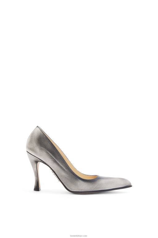 Loewe dana derisinde komik klasik pompa 02600749 kadınlar antoryum beyazı/siyah