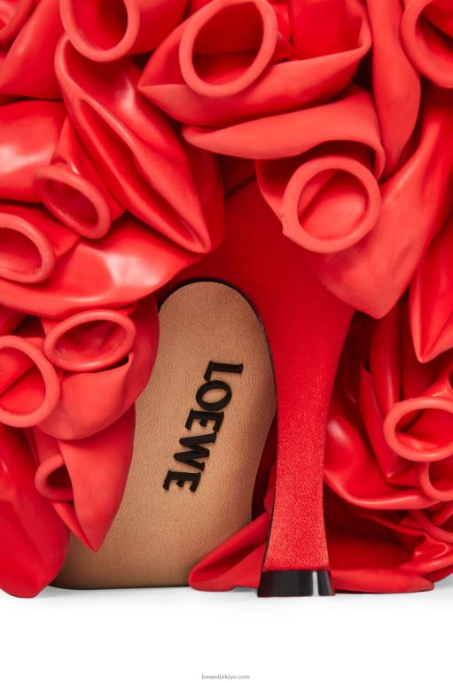 Loewe saten komik balon pompası 02600767 kadınlar antoryum kırmızısı
