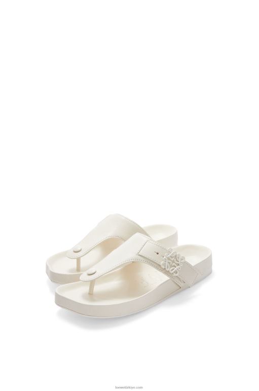 Loewe keçi derisinde kolay parmak arası sandalet 02600679 kadınlar beyaz