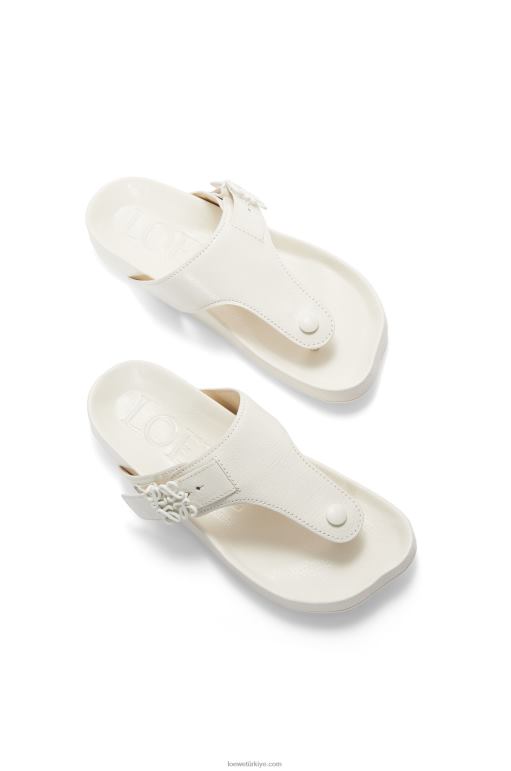 Loewe keçi derisinde kolay parmak arası sandalet 02600679 kadınlar beyaz