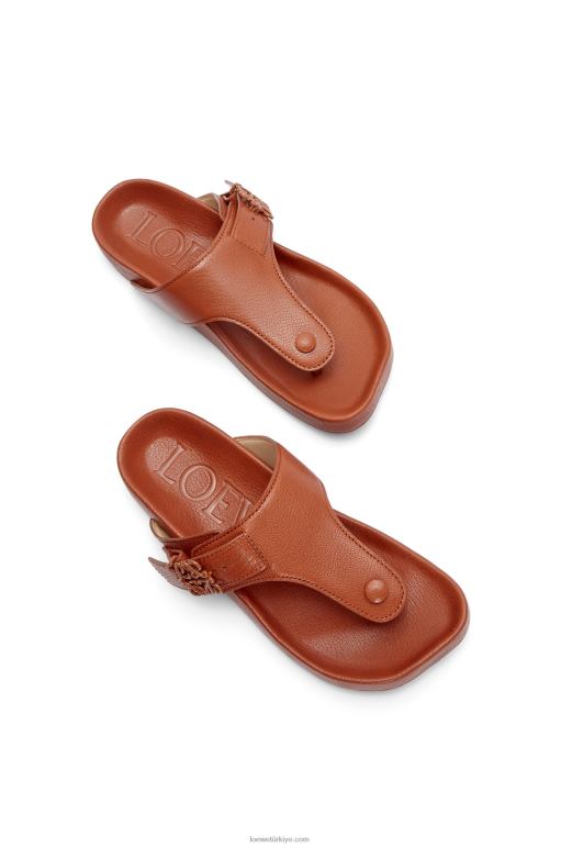 Loewe keçi derisinde kolay parmak arası sandalet 02600722 kadınlar bronzlaşmak