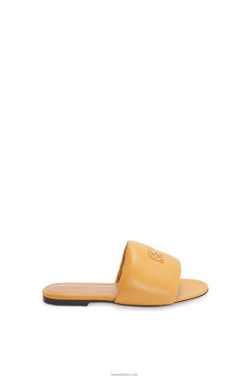 Loewe kuzu derisinden anagram yastıklı kaydırak 02600684 kadınlar çöl