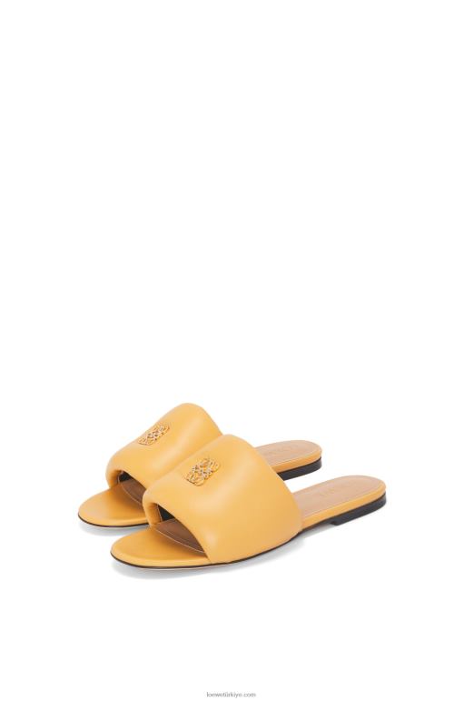 Loewe kuzu derisinden anagram yastıklı kaydırak 02600684 kadınlar çöl