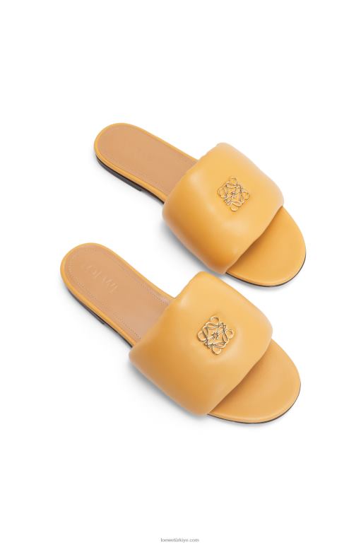 Loewe kuzu derisinden anagram yastıklı kaydırak 02600684 kadınlar çöl