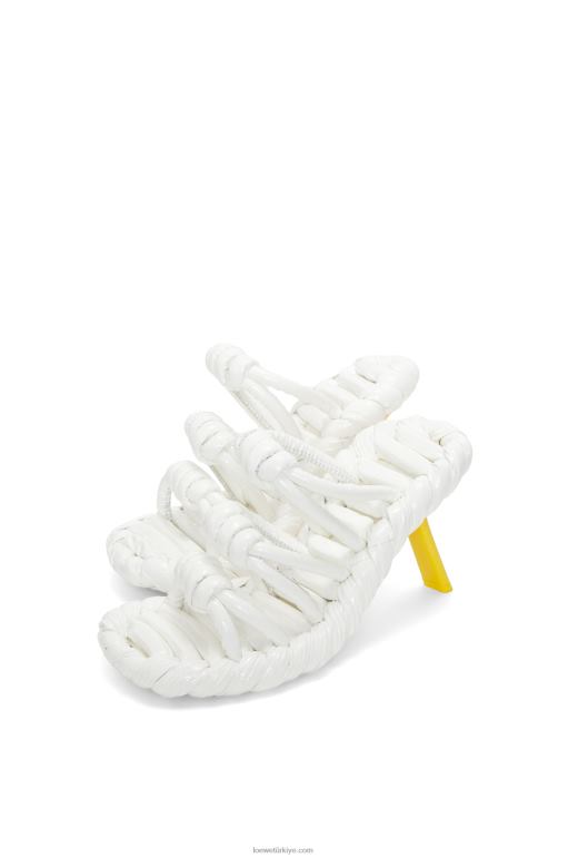 Loewe kuzu derisinden petal düğüm sandalet 02600705 kadınlar Beyaz sarı