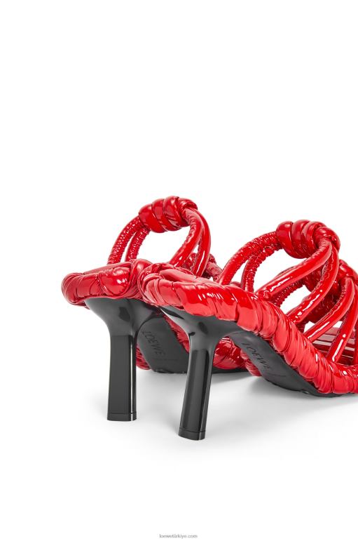 Loewe kuzu derisinden petal düğüm sandalet 02600706 kadınlar kırmızı siyah