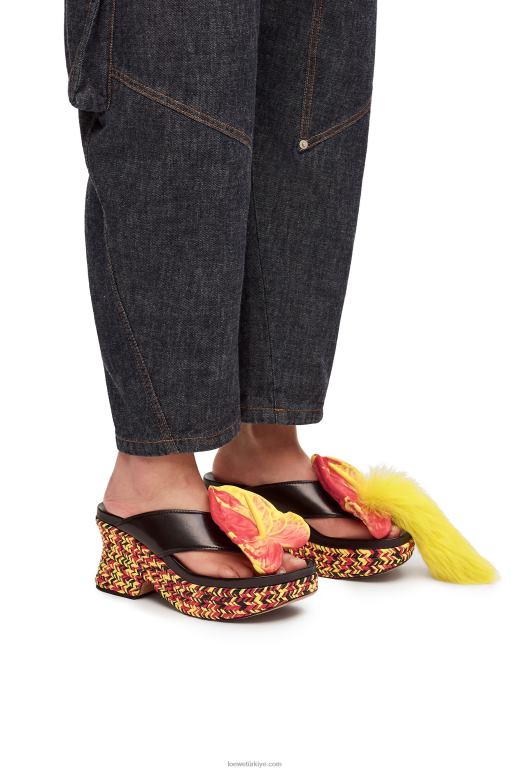 Loewe kuzu derisinden petal düz biçimli sandalet 02600688 kadınlar siyah/çok renkli
