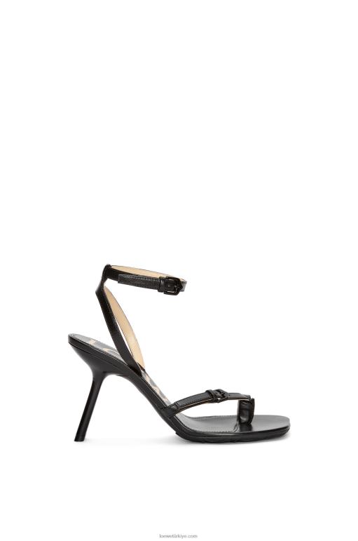 Loewe kuzu derisinden petal stiletto sandalet 02600671 kadınlar siyah