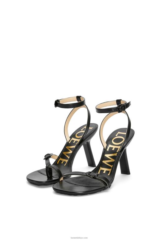 Loewe kuzu derisinden petal stiletto sandalet 02600671 kadınlar siyah