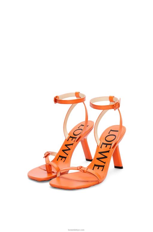 Loewe kuzu derisinden petal stiletto sandalet 02600674 kadınlar turuncu