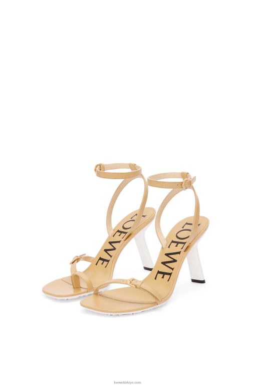 Loewe kuzu derisinden petal stiletto sandalet 02600676 kadınlar orta kapatıcı