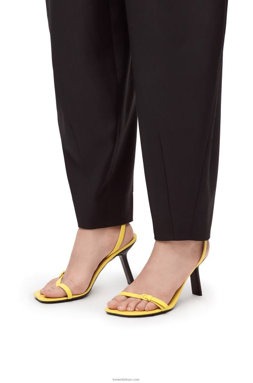 Loewe kuzu derisinden petal stiletto sandalet 02600678 kadınlar akasya sarısı