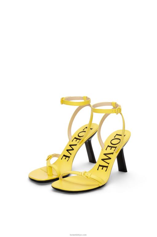Loewe kuzu derisinden petal stiletto sandalet 02600678 kadınlar akasya sarısı