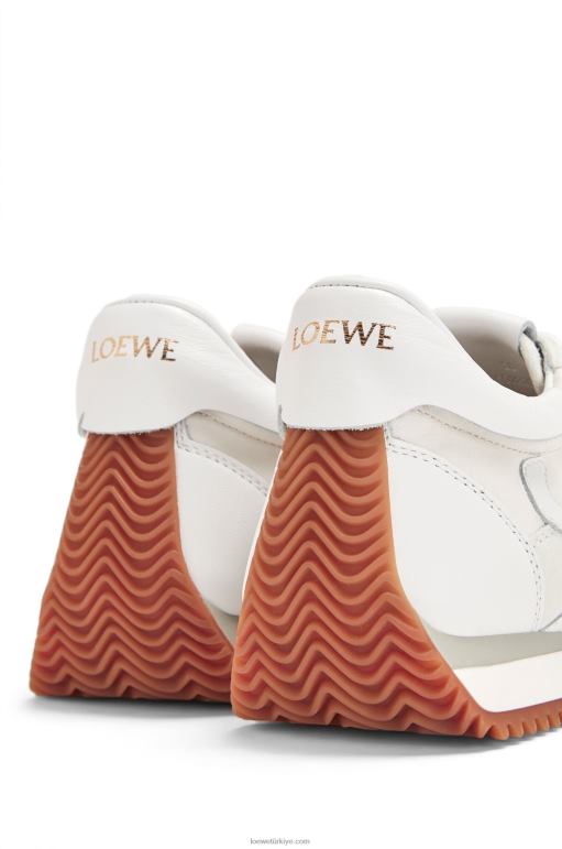 Loewe Kuzu derisi ve dana derisinde akış koşucusu 02600645 kadınlar açık beyaz