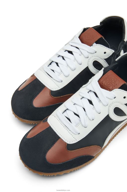 Loewe naylon ve dana derisinden bale koşucusu 02600667 kadınlar siyah beyaz