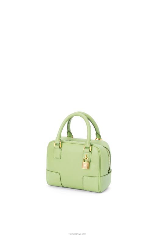 Loewe Nappa dana derisinden amazona 16 kare çanta 02600137 kadınlar açık soluk yeşil