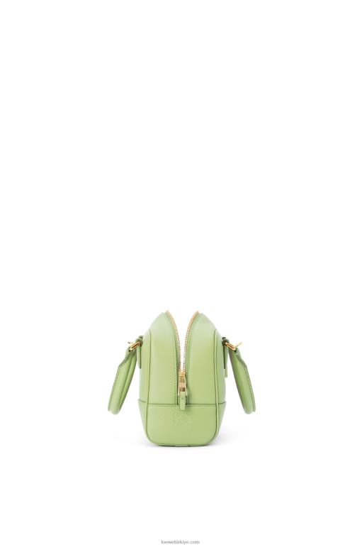 Loewe Nappa dana derisinden amazona 16 kare çanta 02600137 kadınlar açık soluk yeşil