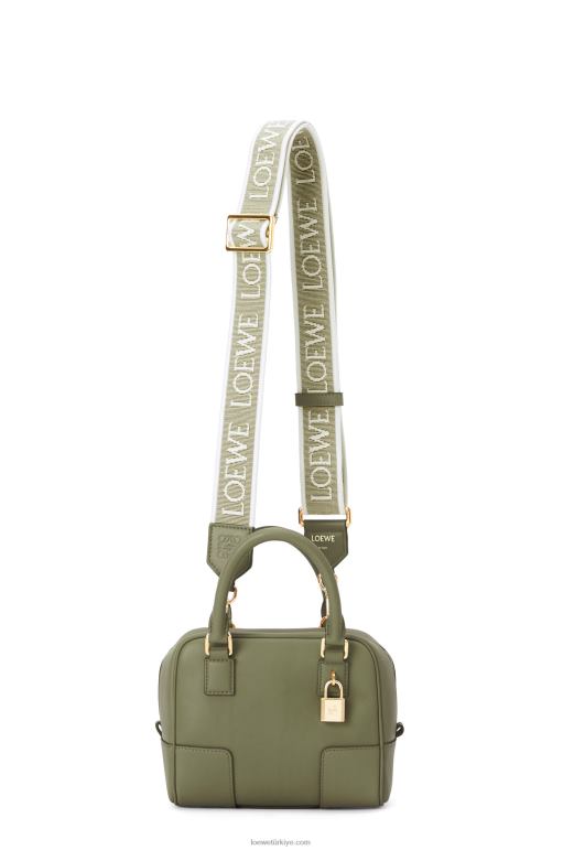 Loewe Nappa dana derisinden amazona 16 kare çanta 02600165 kadınlar avokado yeşili