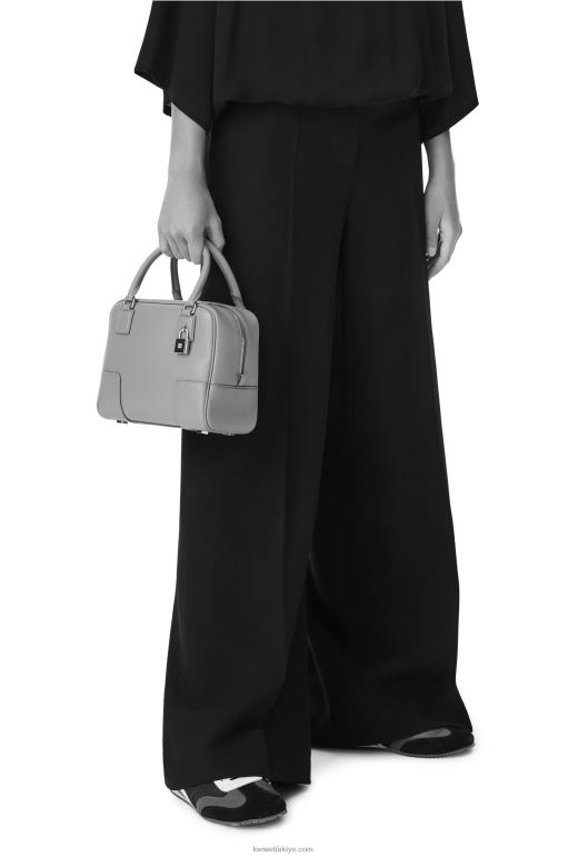 Loewe Nappa dana derisinden amazona 19 kare çanta 02600167 kadınlar sıcak çöl