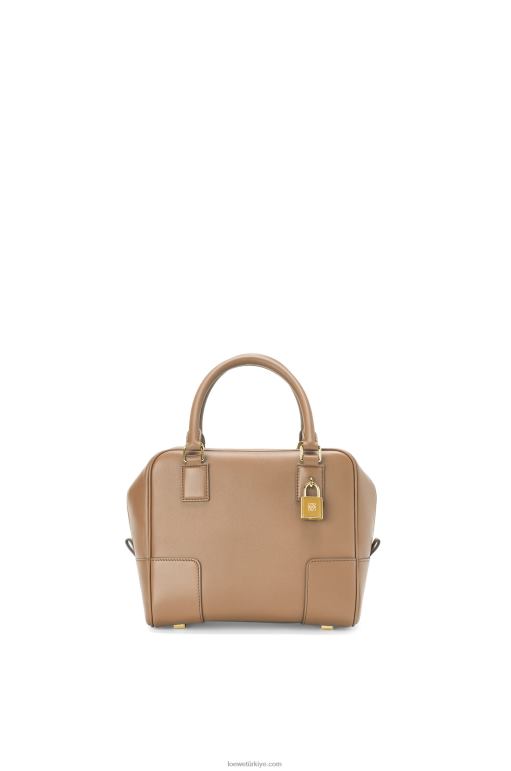 Loewe Nappa dana derisinden amazona 19 kare çanta 02600170 kadınlar vizon rengi