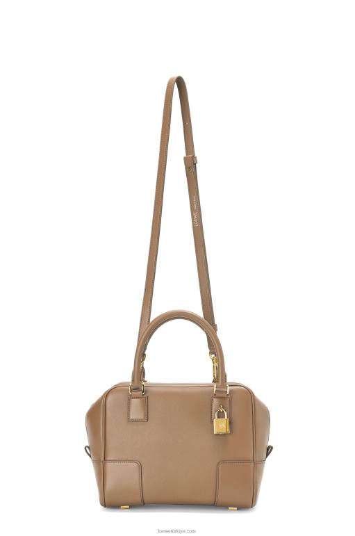 Loewe Nappa dana derisinden amazona 19 kare çanta 02600170 kadınlar vizon rengi