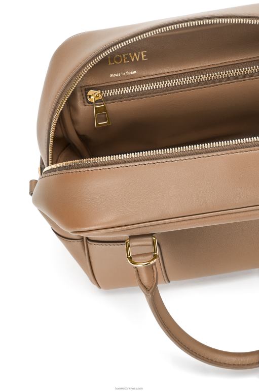 Loewe Nappa dana derisinden amazona 19 kare çanta 02600170 kadınlar vizon rengi