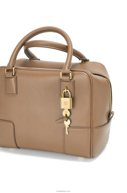 Loewe Nappa dana derisinden amazona 19 kare çanta 02600170 kadınlar vizon rengi