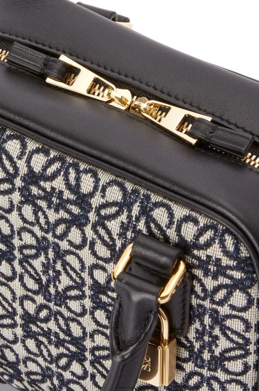 Loewe anagram jakar ve dana derisinden amazona 16 kare çanta 02600139 kadınlar lacivert/siyah