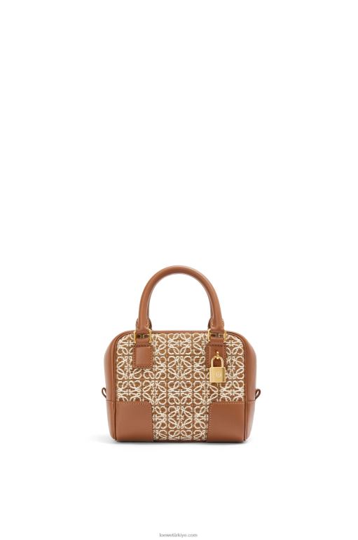 Loewe anagram jakar ve dana derisinden amazona 16 kare çanta 02600163 kadınlar bronzluk / ceviz