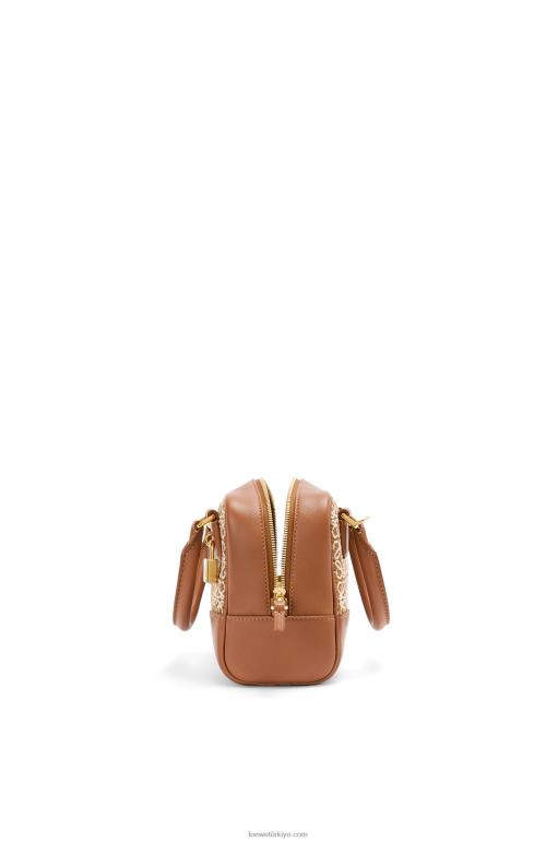 Loewe anagram jakar ve dana derisinden amazona 16 kare çanta 02600163 kadınlar bronzluk / ceviz