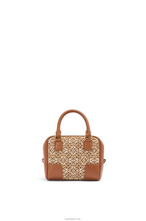 Loewe anagram jakar ve dana derisinden amazona 16 kare çanta 02600163 kadınlar bronzluk / ceviz