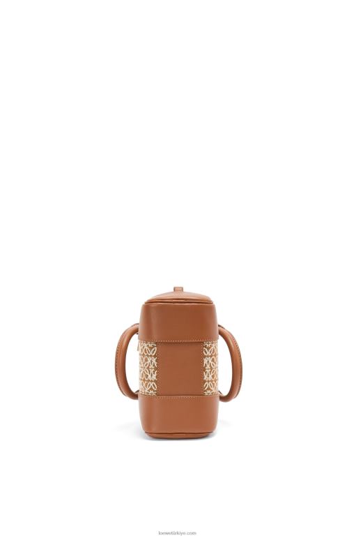 Loewe anagram jakar ve dana derisinden amazona 16 kare çanta 02600163 kadınlar bronzluk / ceviz