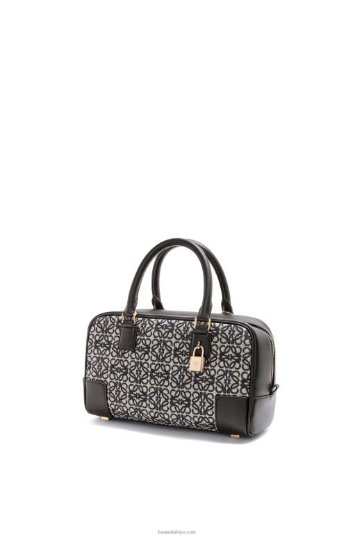 Loewe anagram jakarlı ve dana derisinde amazona 23 02600150 kadınlar lacivert/siyah