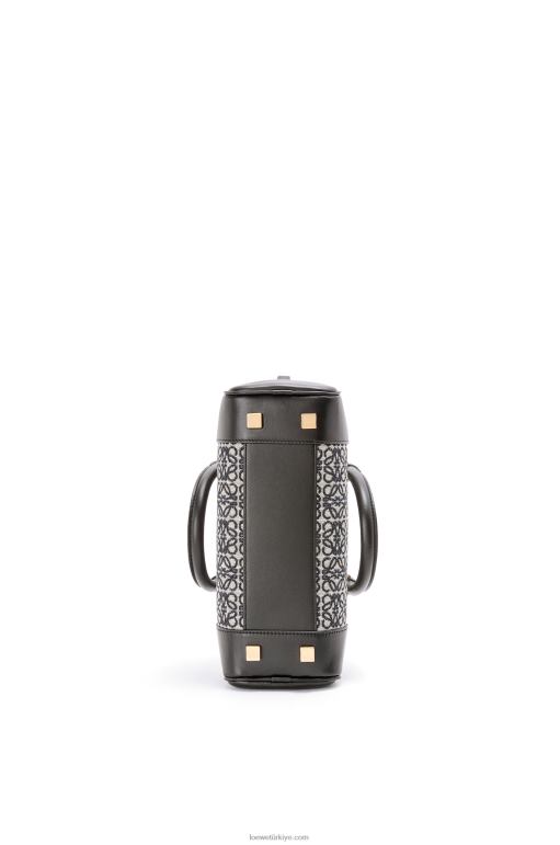 Loewe anagram jakarlı ve dana derisinde amazona 23 02600150 kadınlar lacivert/siyah