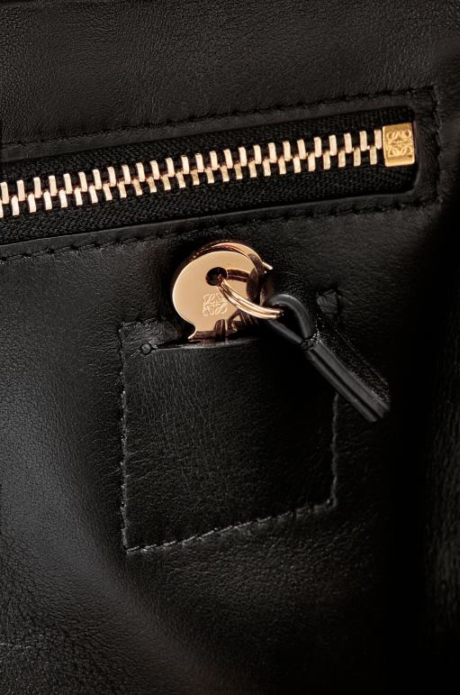 Loewe anagram jakarlı ve dana derisinde amazona 23 02600150 kadınlar lacivert/siyah