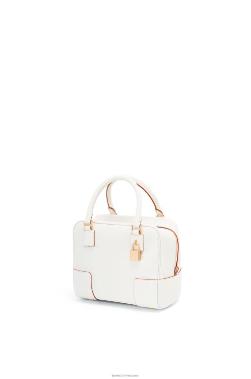 Loewe yumuşak damarlı dana derisinden amazona 19 kare çanta 02600152 kadınlar açık beyaz