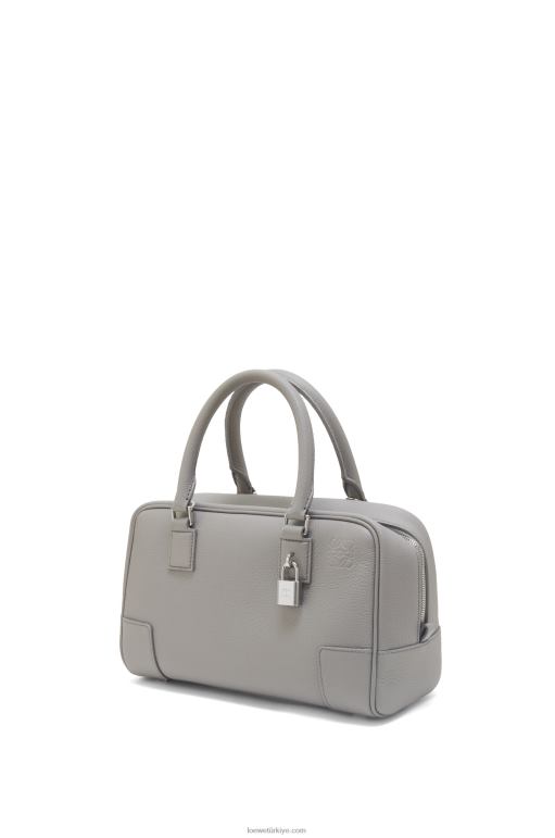 Loewe yumuşak damarlı dana derisinden amazona 23 çantası 02600133 kadınlar inci grisi